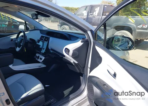 2017 Toyota Prius Three Touring z USA, uszkodzony, nr VIN JTDKARFU6H3042090